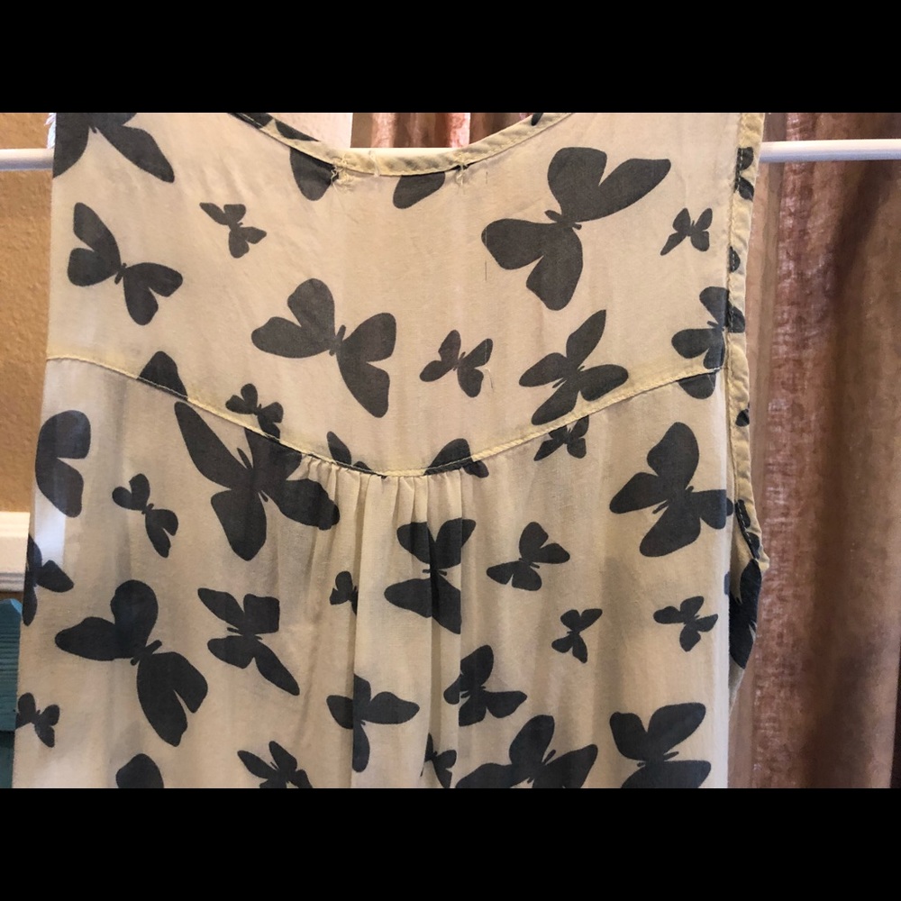 Flowy, Feminine Tank - Picture 8 of 8